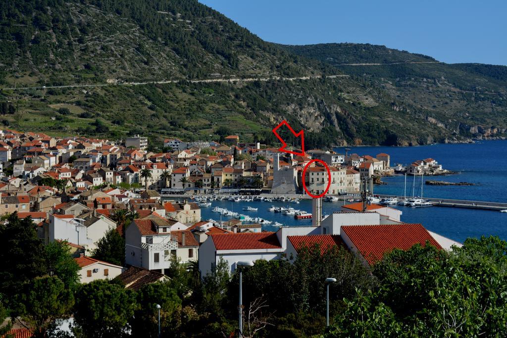 Apartment Riva 5 Komiža Exteriör bild