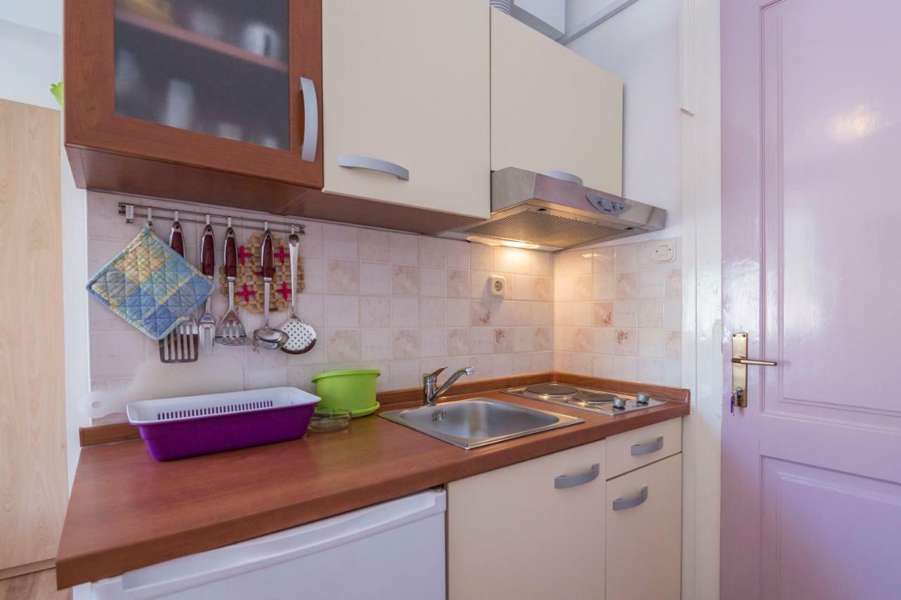Apartment Riva 5 Komiža Exteriör bild